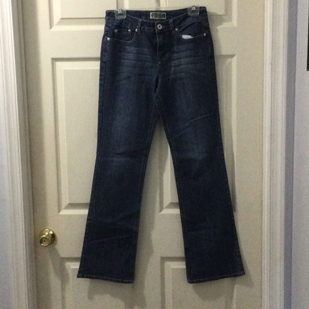 Cute rear pocket bootcut Jeans